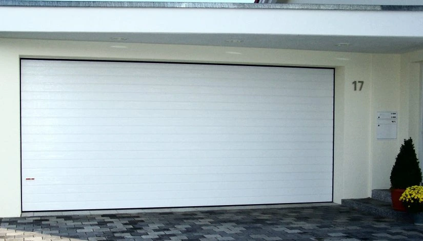 Installateur porte de garage blanche à Saulieu